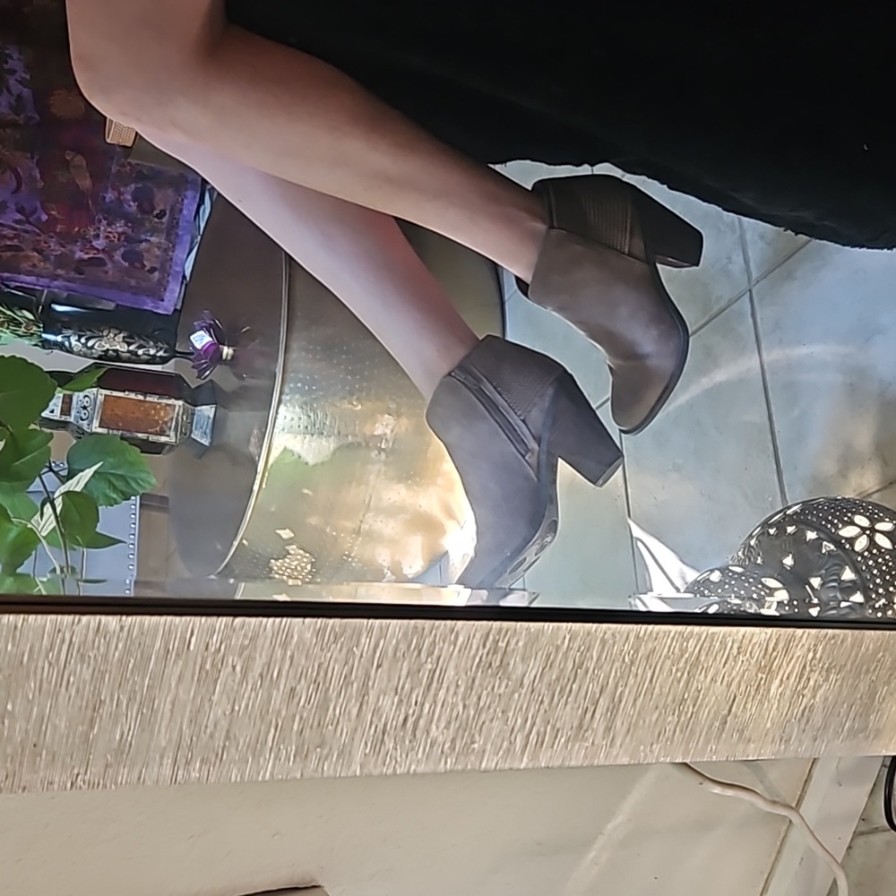 Grey faux suede ankle boots size 8 Well Worn